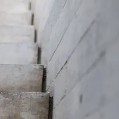 Jaki beton na schody? Wybierz najlepszy materiał na trwałe schody