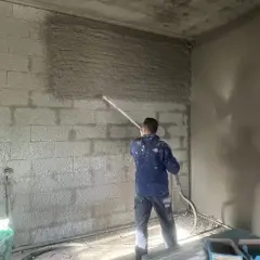 Tynk Diamant czy cementowo-wapienny - który wybór jest lepszy dla Ciebie?