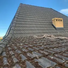 Jak wyczyścić dachówkę betonową: proste metody i niezbędne narzędzia