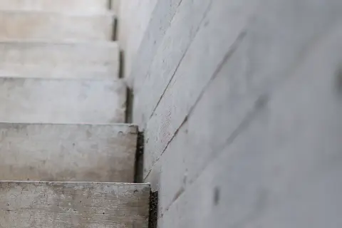 Jaki beton na schody? Wybierz najlepszy materiał na trwałe schody