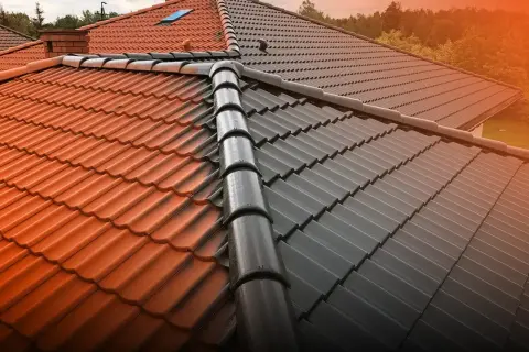 Ile kosztuje m2 dachówki? Poznaj ceny i ukryte wydatki na dachu