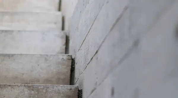Jaki beton na schody? Wybierz najlepszy materiał na trwałe schody