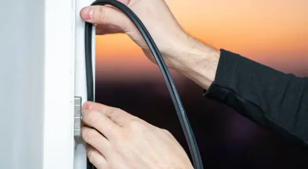 Jak wymienić uszczelkę w oknie plastikowym i poprawić efektywność energetyczną