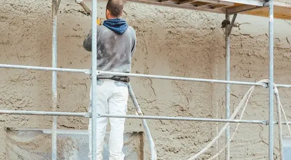 Jakie tynki maszynowe wybrać? Kluczowe porady dla właściwego wyboru