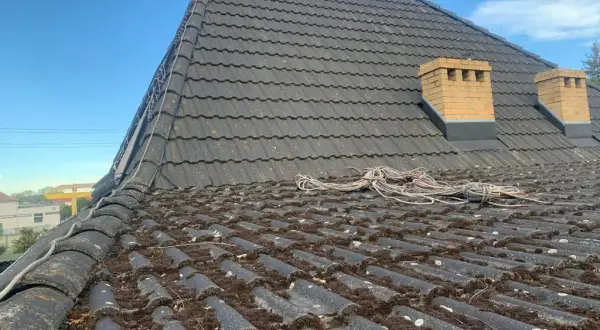 Jak wyczyścić dachówkę betonową: proste metody i niezbędne narzędzia